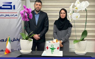 تجلیل مدیرعامل پخش دارویی اکسیر از مدیران ستادی به مناسبت روز داروساز